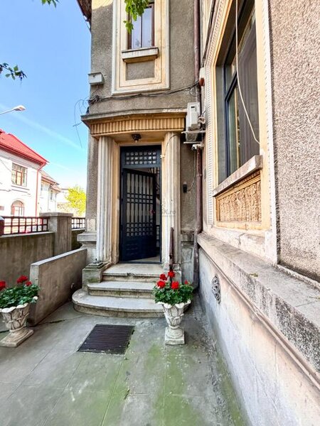 Mosilor fara comision | proprietate interbelica cu detalii originale | 93 mp