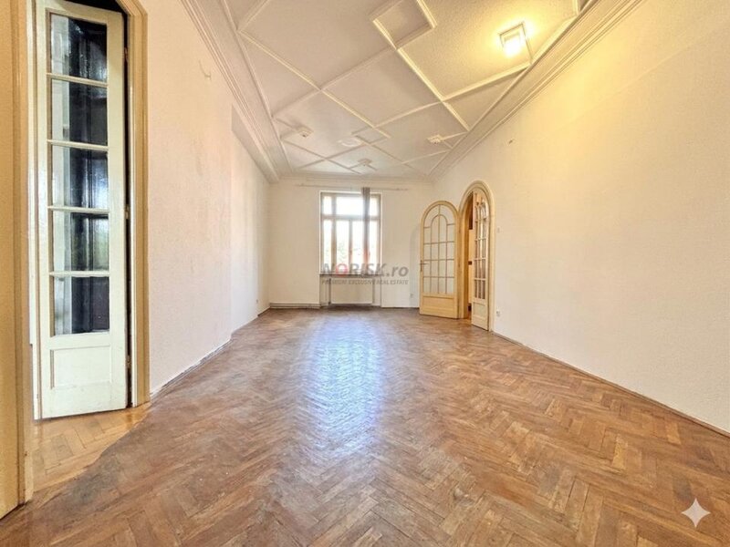 Mosilor fara comision | proprietate interbelica cu detalii originale | 93 mp