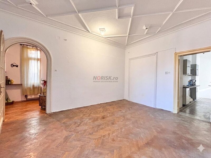 Mosilor fara comision | proprietate interbelica cu detalii originale | 93 mp